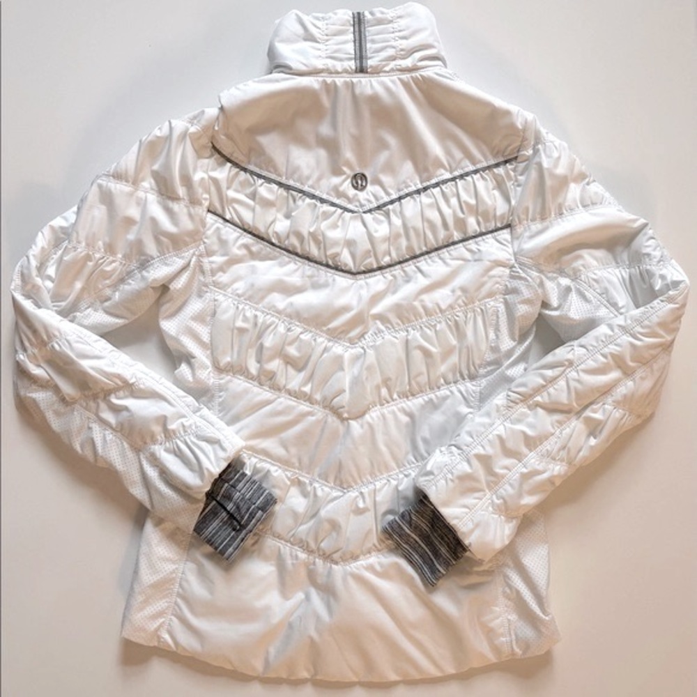 Rare Lululemon White Outward Bound Jacket Sz 4 - Picture 3 of 13